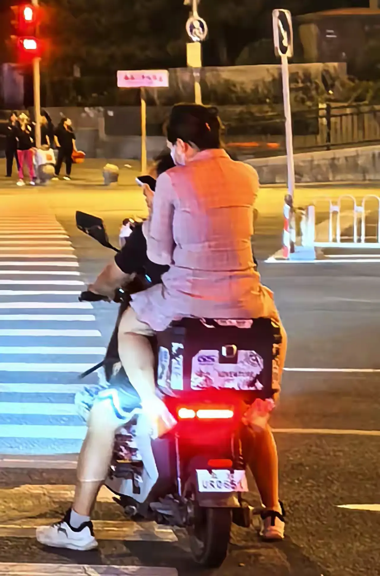 年轻就是好啊，无拘无束，怎么上去的？