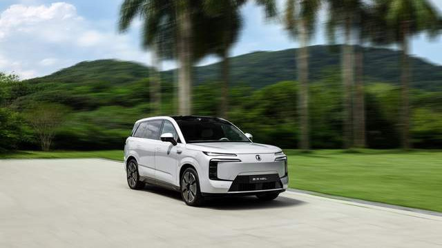 「3.9秒破百+百变空间」腾势N8L预售31.98万起！重新定义豪华家庭SUV
