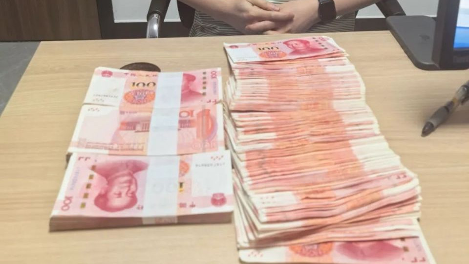 色字头上一把刀，男子为 “约炮” 差点被骗的血本无归，关键时刻……