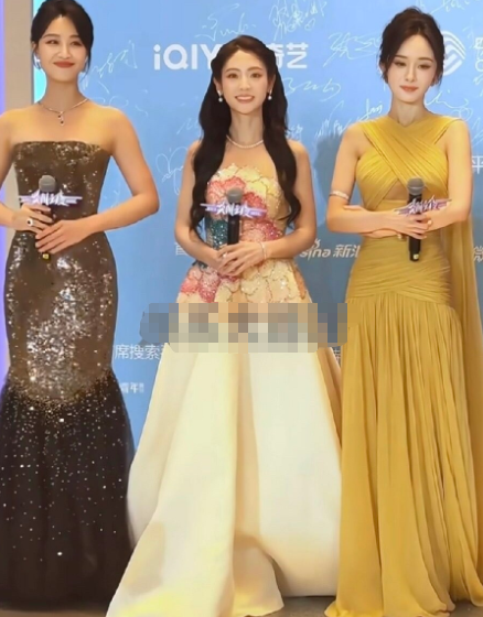 以前看《甄嬛传》的时候觉得蓝盈莹是一个长相特别普通的女演员，怎么现在跟其他女明星