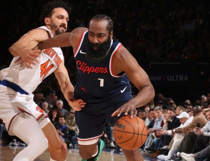 NBA西部第六争夺战白热化！快船客场126-113逆转尼克斯，哈登伤愈复出爆砍2