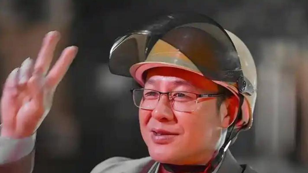 曾被女演员炮轰家暴出轨到工作室0人参保！张颂文争议多