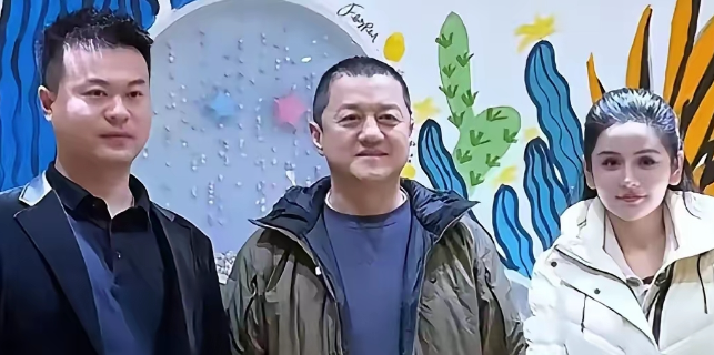 你以为网红捐500万是真格局？
错！这是最高明的风险对冲！
全网都在夸，我却看到