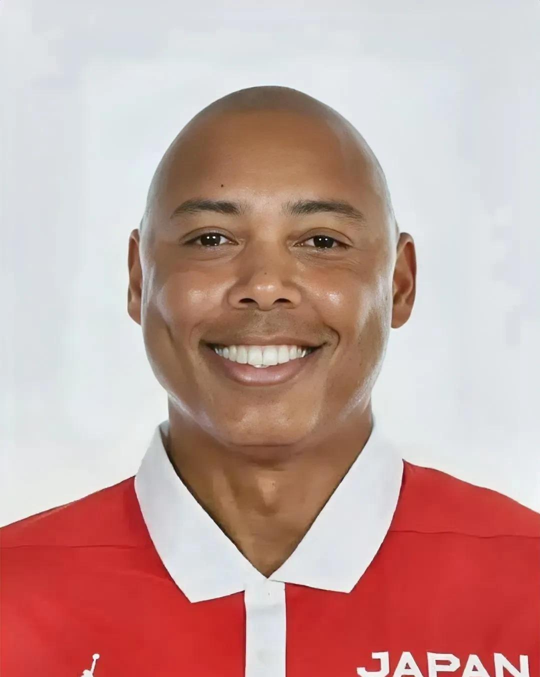 有强烈的预感
日本女篮主帅盖恩斯
这回估计是要
干票大的！
虽然日本女篮没有拿到