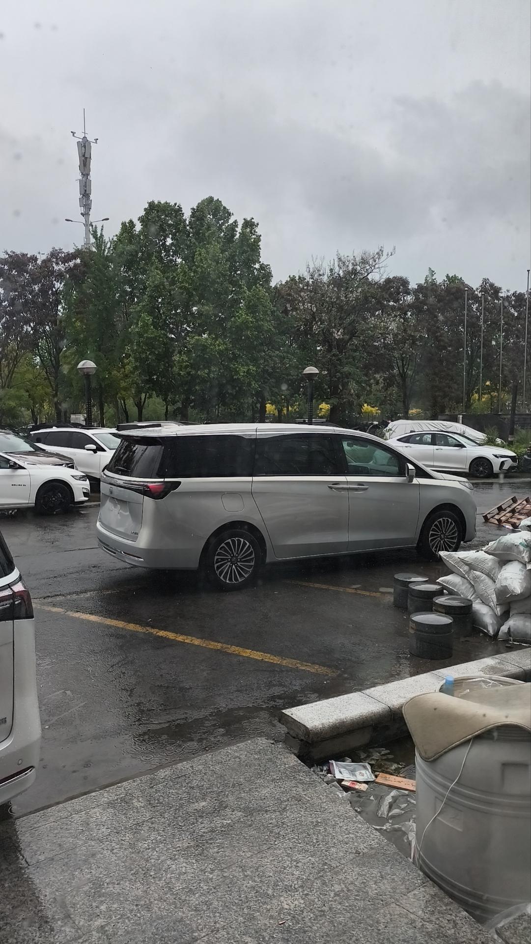 陆尚5月1号订车，5月9号提车
