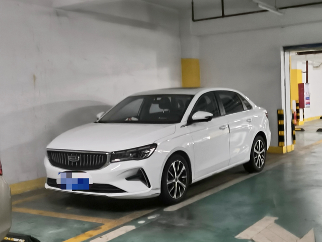 关于22款四代帝豪断网的话题
22款四代帝豪三年多了，前阵子车机网络用不了，去4