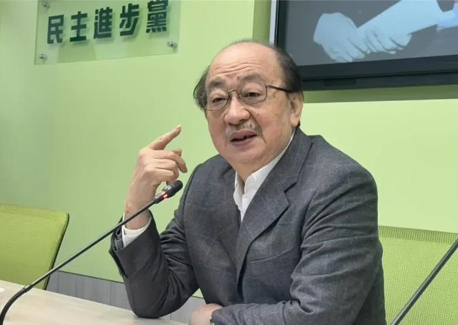 不论曹兴诚、柯建铭如何拙劣，岛内很少民众知道？

近日岛内名嘴郭正亮、蔡正元、介