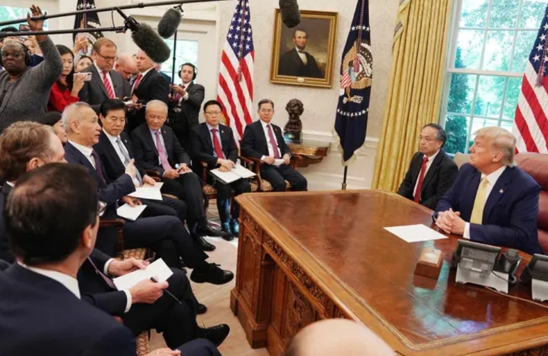 特朗普提出了所谓中美谈判的时间表，如何分析呢？一个想法是，不妨参考一下特朗普第一