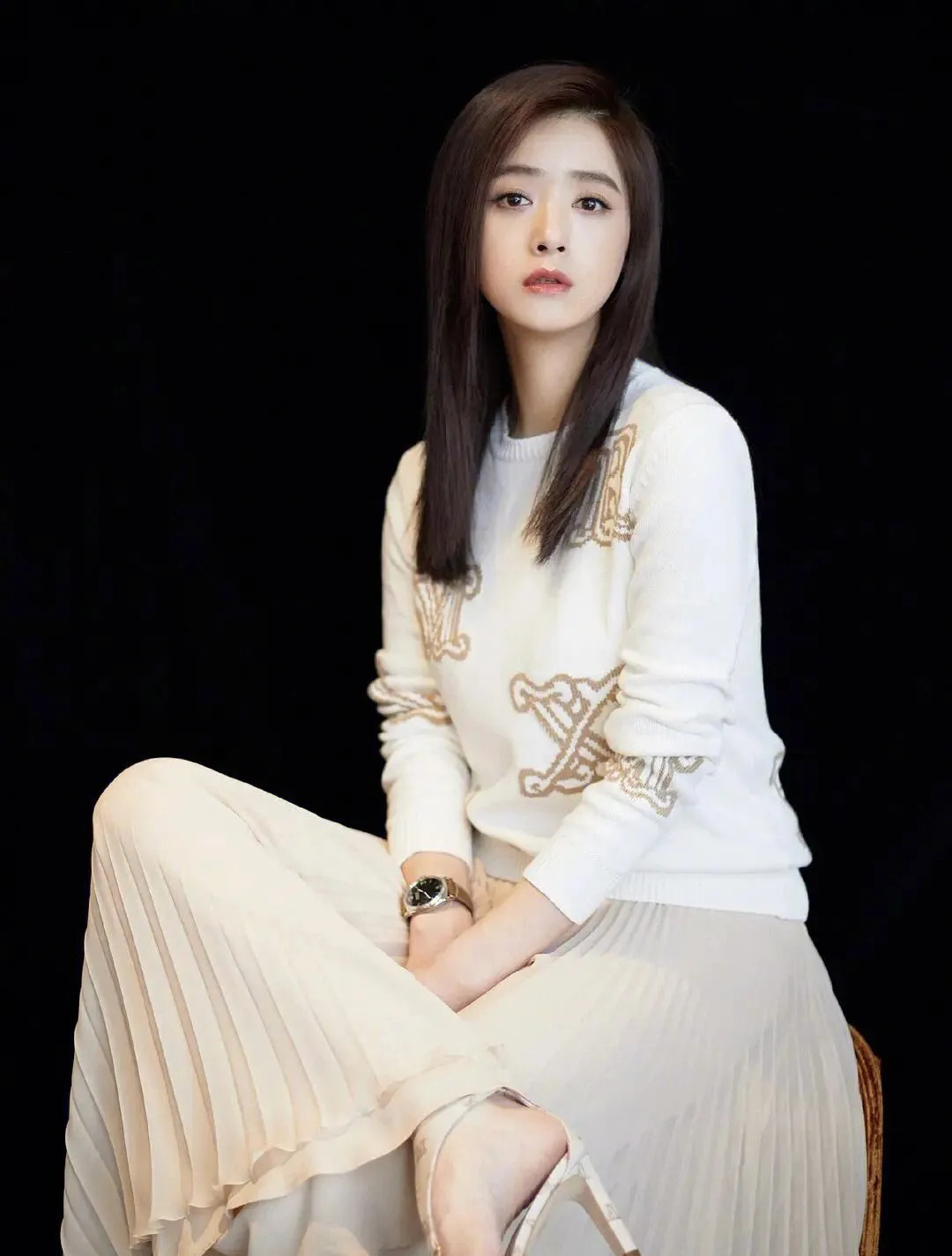 女明星蒋欣为保持身材而忌口











蒋欣竟然对着蛋糕舔起来？为了身