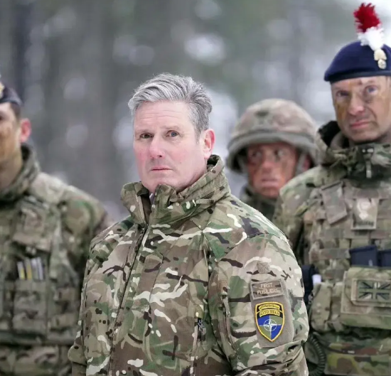 英国首相斯塔默宣布英国将向乌克兰派遣军队：

“对付普京的唯一办法就是武力。
