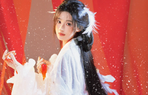 杨雨潼的古风妆造，她和适合这样的穿搭，超不错的！