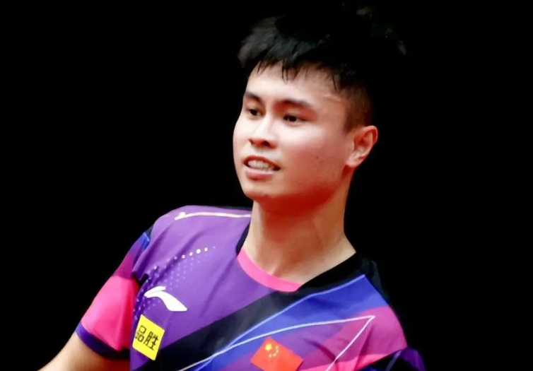 WTT北京大满贯周启豪三比零丹麦名将安德斯.林德，晋级16强，有四个没想到

一
