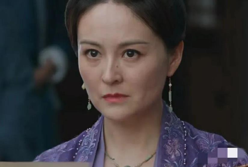 戴娇倩真的是选角失败了。
她的脸真的不适合演小妾，虽然现在没有年轻的时候年轻漂亮