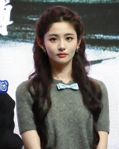 看来于正没有骗人，瘦了的赵晴，的确够美！ ​​​