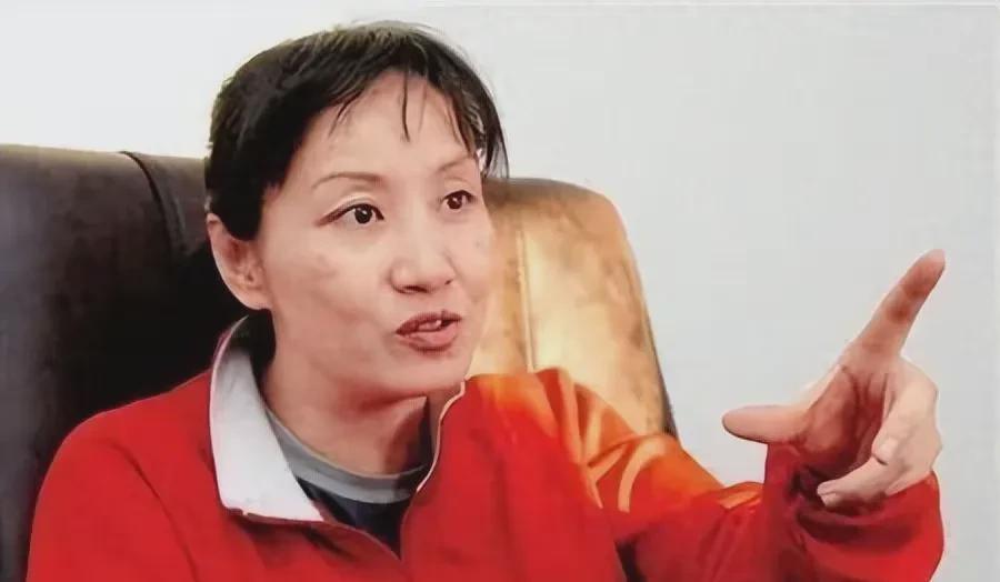 周继红执教生涯遭遇重大争议：于芬指控周继红贪污奖金

这场纠纷不仅牵涉到资金