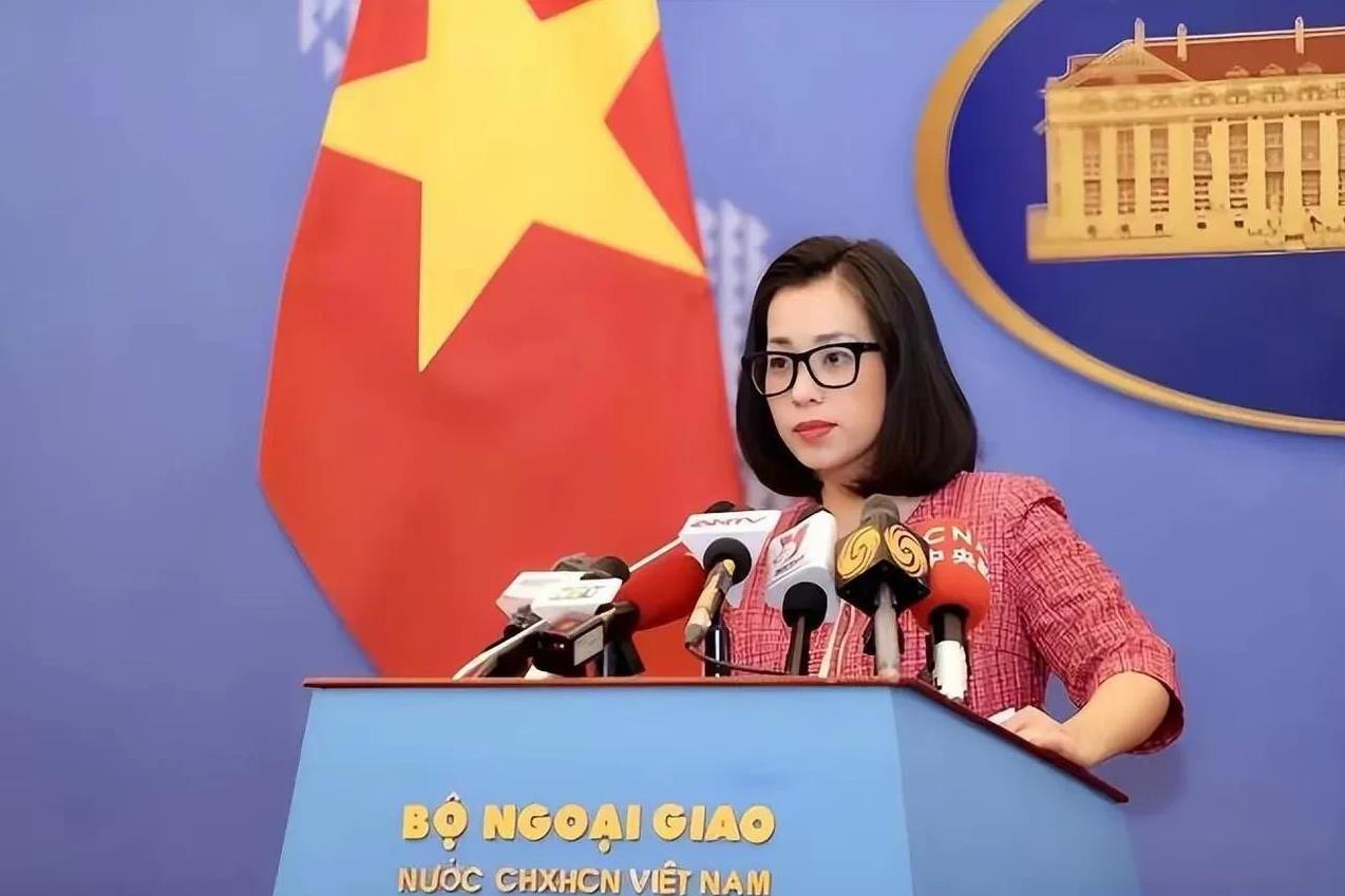 泰柬冲突，越南也想插一脚，警告泰国，增加地区的话语权，显示越南的存在。
根媒体消