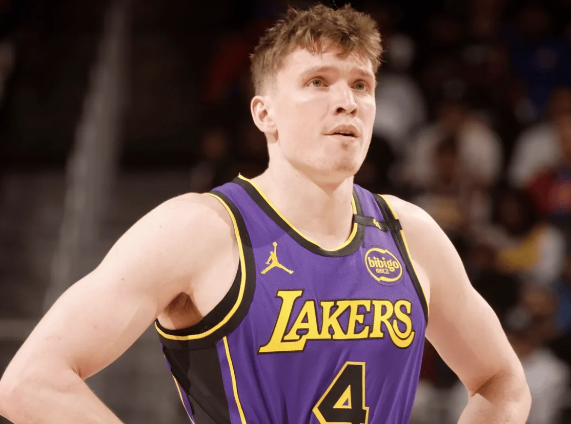 NBA季前赛，湖人126-116战胜勇士。
根据记者报道，在本场比赛当中，勇士球