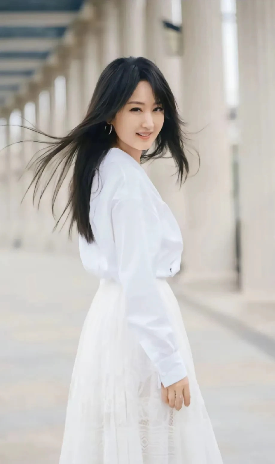 杨钰莹超有钱 堪称人生赢家











天哪！杨钰莹竟然这么有钱！看完