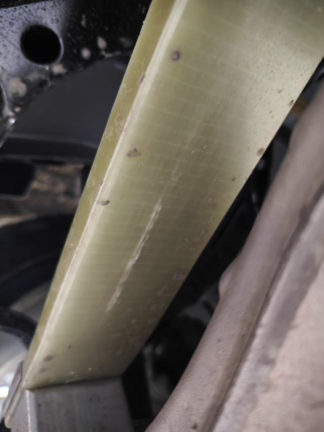 09全球版3个月新车 叶片弹簧居然。。。
24年12月底提的09全球版，才开了3