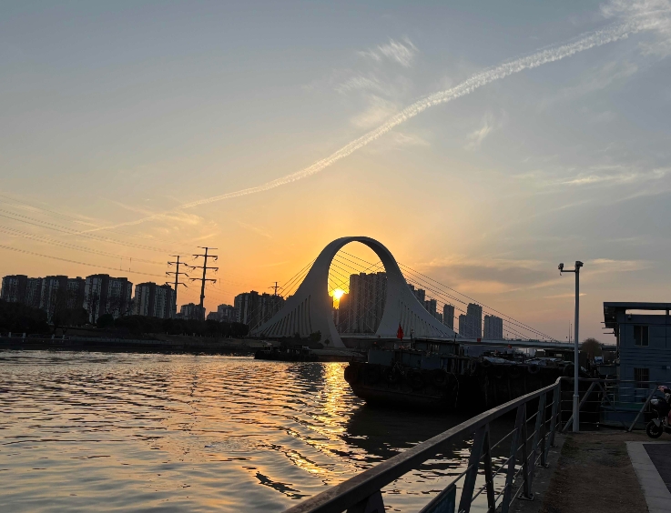 俄乌谈判代表团指定的联络人最近联系特别频繁，主要商讨战俘交换、遗体移交及第三轮谈