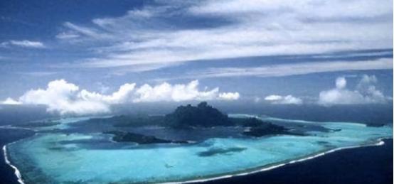 新中国成立后收复的领土。
漳曦礁是中国南沙群岛的一部分，位于九章群岛的东北端。