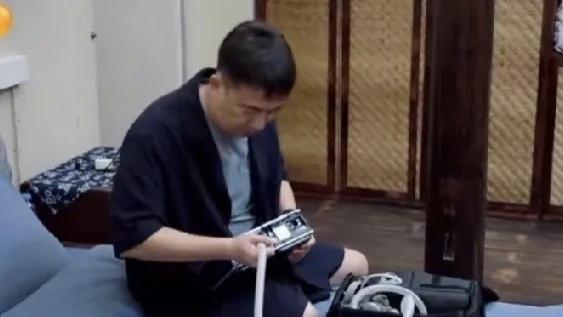 惊！《向往的生活》中黄磊私下竟靠呼吸机休息？