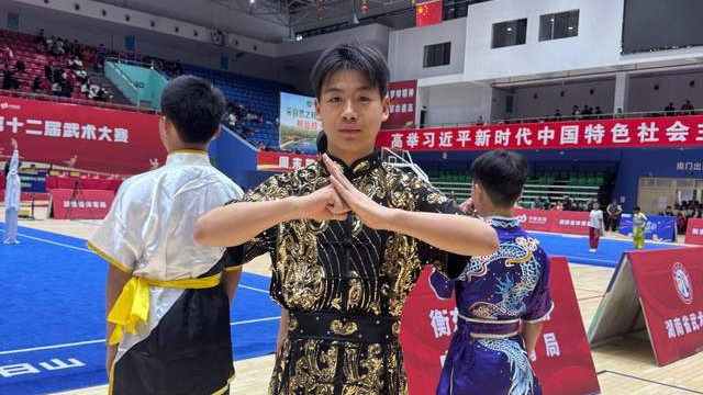 文武兼修的武术少年~崔航慎