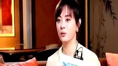 孙俪说：今天我戏里的老公要和我闹离婚，我一直苦苦哀求，想要挽回我们的婚姻。

