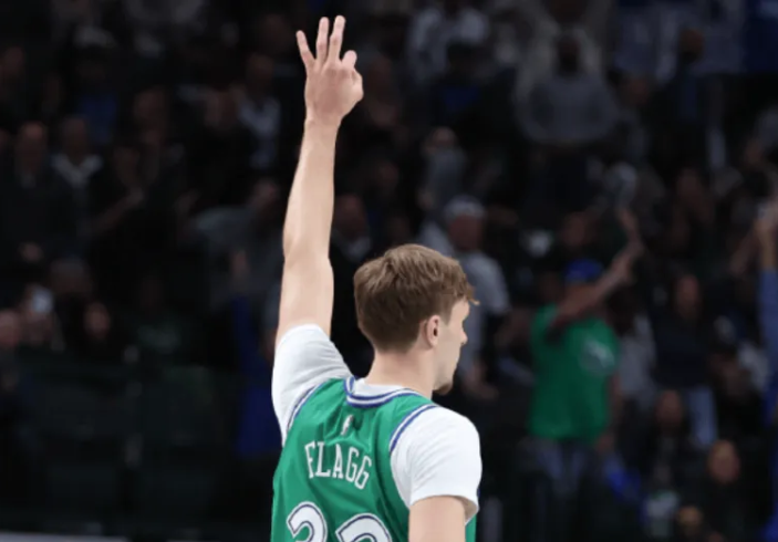 NBA常规赛，独行侠以114-116不敌雄鹿。
本场比赛，独行侠球员库珀-弗拉格