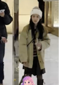 啥叫找代拍？
狗仔这意思只能许自己偷拍？ ​​​