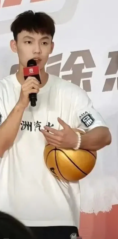看来目前的徐杰，唯有报警这一条路可走，可自救，才可以还清白之身了。
三亚文旅保留