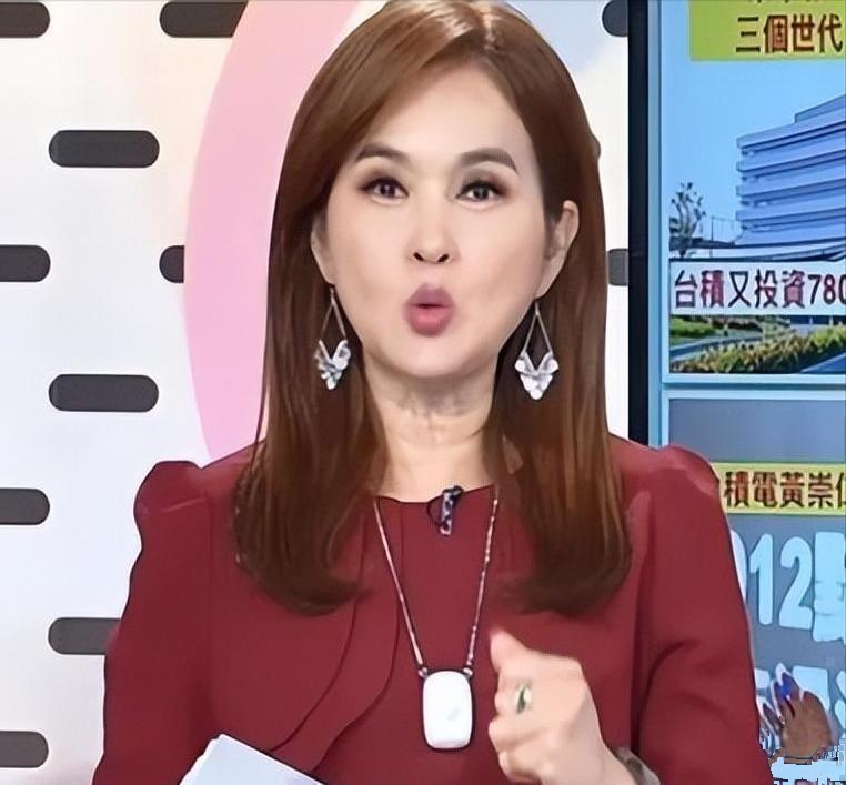 台湾女主持佩佩的一段节目视频突然爆上热搜！此前她带团队从大连返台，在节目里激动拍