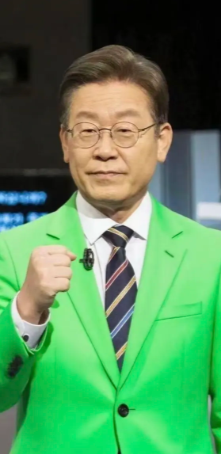 最新消息
韩国突然宣布了

8 月 6 号韩国宣布，说 9 月底开始，三人以上的