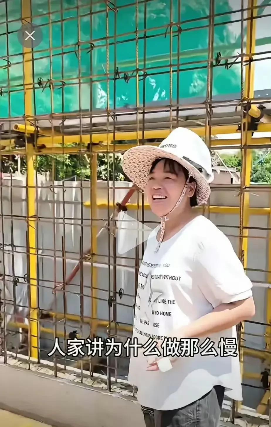 据说全红婵家的新房属于全智能的，所以全妈回应了为什么建房速度缓慢！
因为新房的结