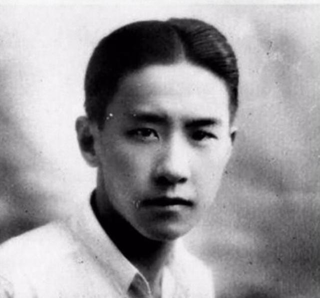 1907年，72岁慈禧看上袁世凯的17岁儿子袁克文。她问袁世凯愿不愿意把儿子留给