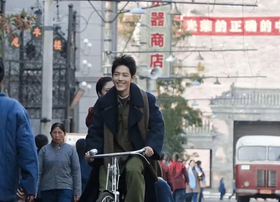 贺红玲凭什么成为春生的朱砂痣呢？换作是你，你遭遇了一连串重大变故和打击，身体和心