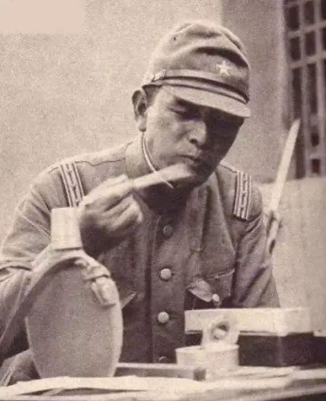 1944年，郭绍绪邀请日军高官来家中吃饭。日本军官喝得酩酊大醉时，后厨突然喊了一