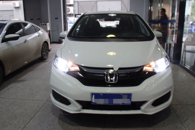 本田飞度led大灯升级攻改装初衷
改装初衷:每天晚上下班晚，原车带带卤素灯实在是