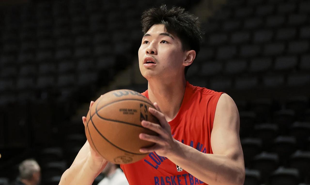 崔永熙伤愈复出，他仍想冲击NBA！
遭遇重大伤病的崔永熙目前已经正式恢复训练，虽
