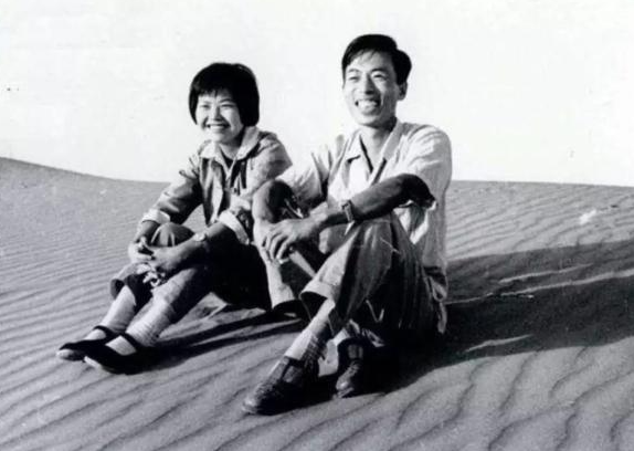 1968年，樊锦诗分娩前1个月，向领导请假去武汉生孩子，没想到被拒绝：“哪里不能