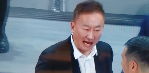 不要轻信谣言，不要上坏人的当。这些造谣分子打不乱我青岛男篮继续胜利前进。我青岛男
