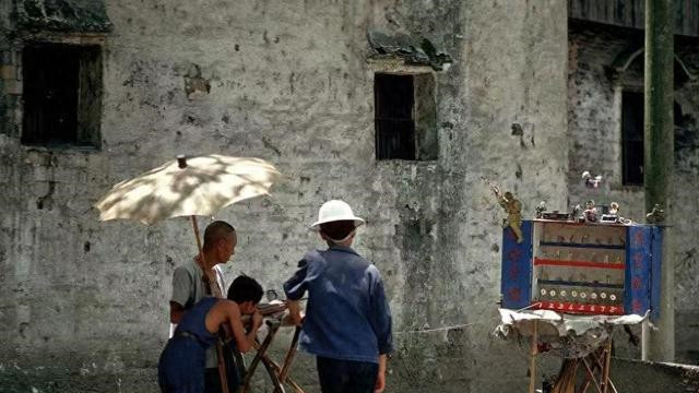 91年出差借住战友家一月，他母亲相中我，撮合我与她女儿