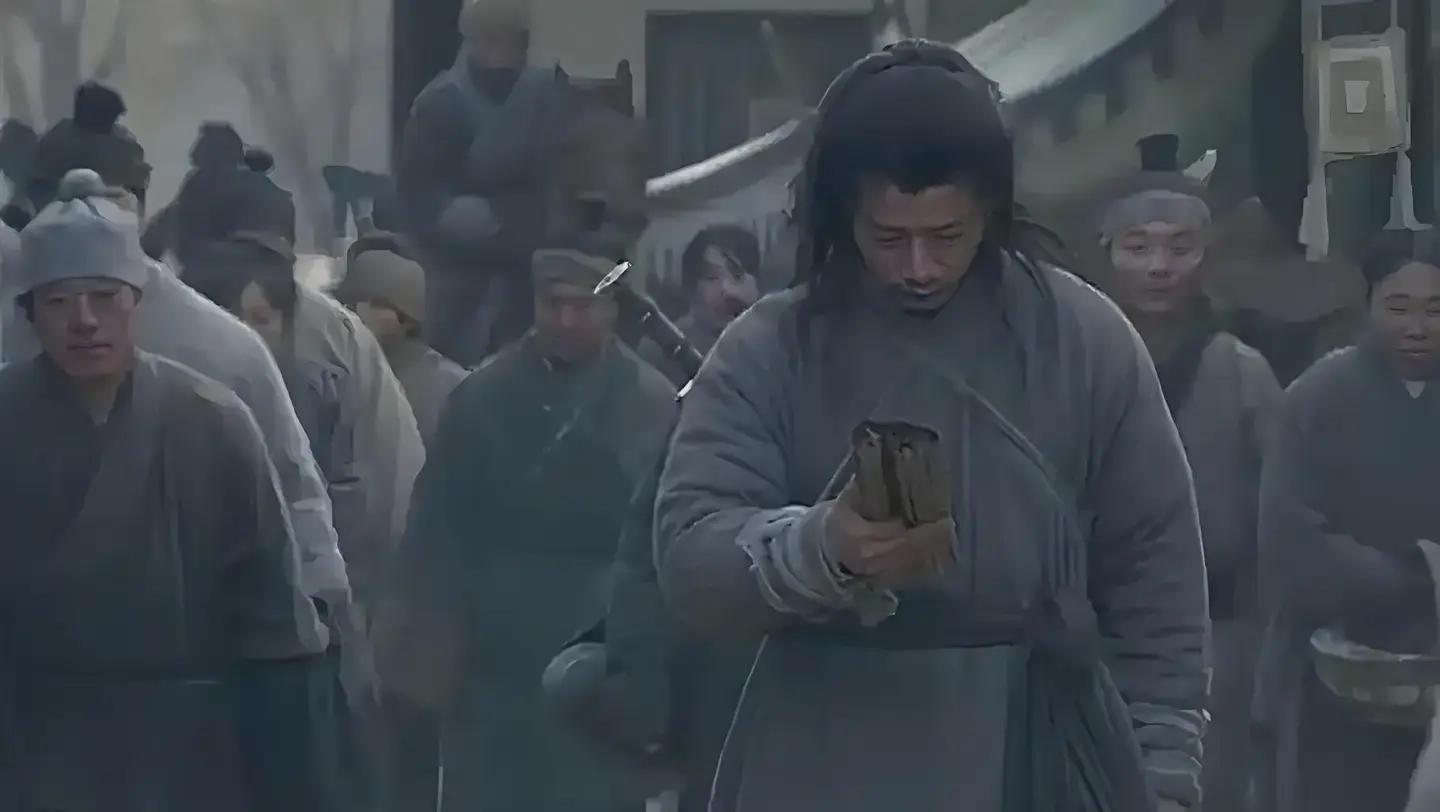 韩信如果不是跟着刘邦，别说打仗了，他连上场指挥的资格都没有。当初他在沛县讨饭的时