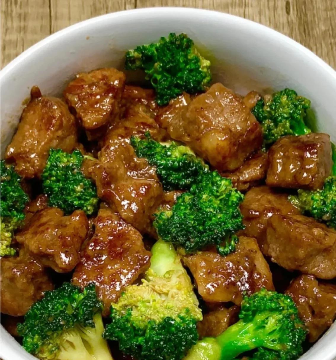 想和你结婚，想安稳，想要一份安全感，想有个依靠 想你那盏灯为我而留，想天天和你腻
