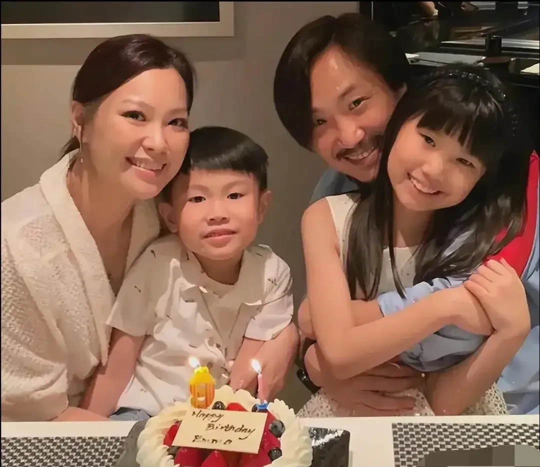 郑中基再婚后又传离婚











天呐！郑中基和余思敏竟然也传出离婚了