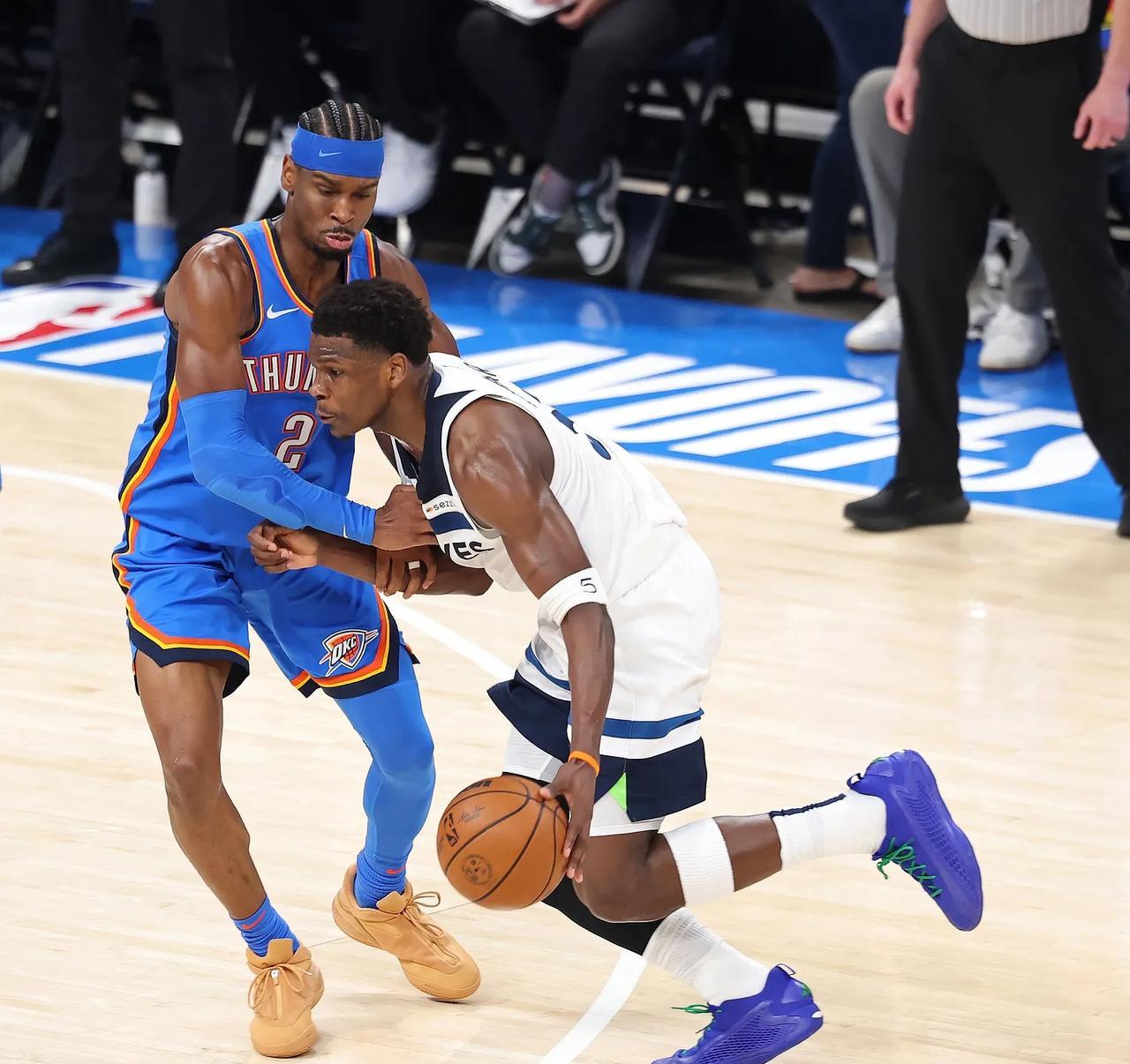新狼王联盟超级得分手——爱德华兹中国行！
NBA宠儿新的门面担当爱德华兹开启中国