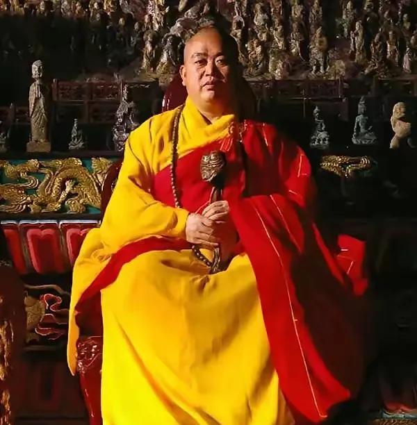 官宣了，少林寺主持释永信因涉嫌刑事犯罪，严重违反佛教戒律，正在接受组织调查。而同