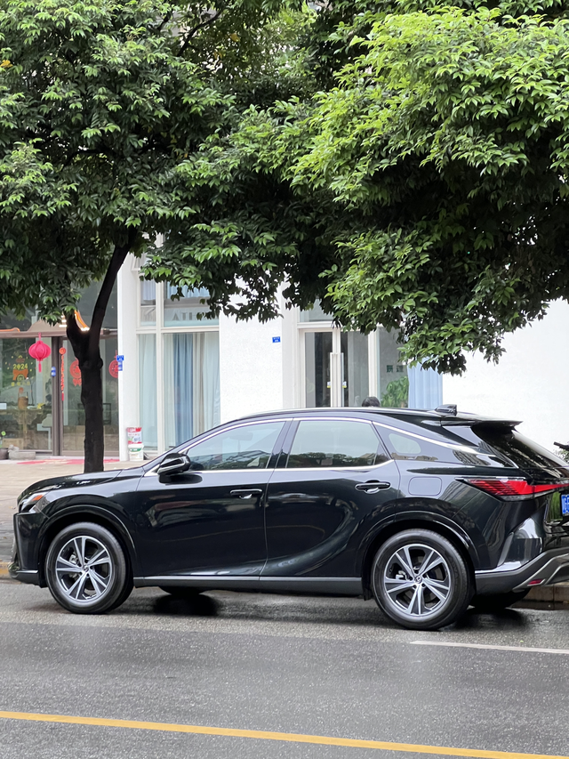 Rx350h两驱舒享版5k公里实感

提车不到5个月，开了5000多公里，又到了