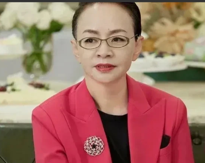 宋丹丹与赵玉吉相识仅28天便闪婚，重组家庭后，她主动提出将赵玉吉与前妻所生的16