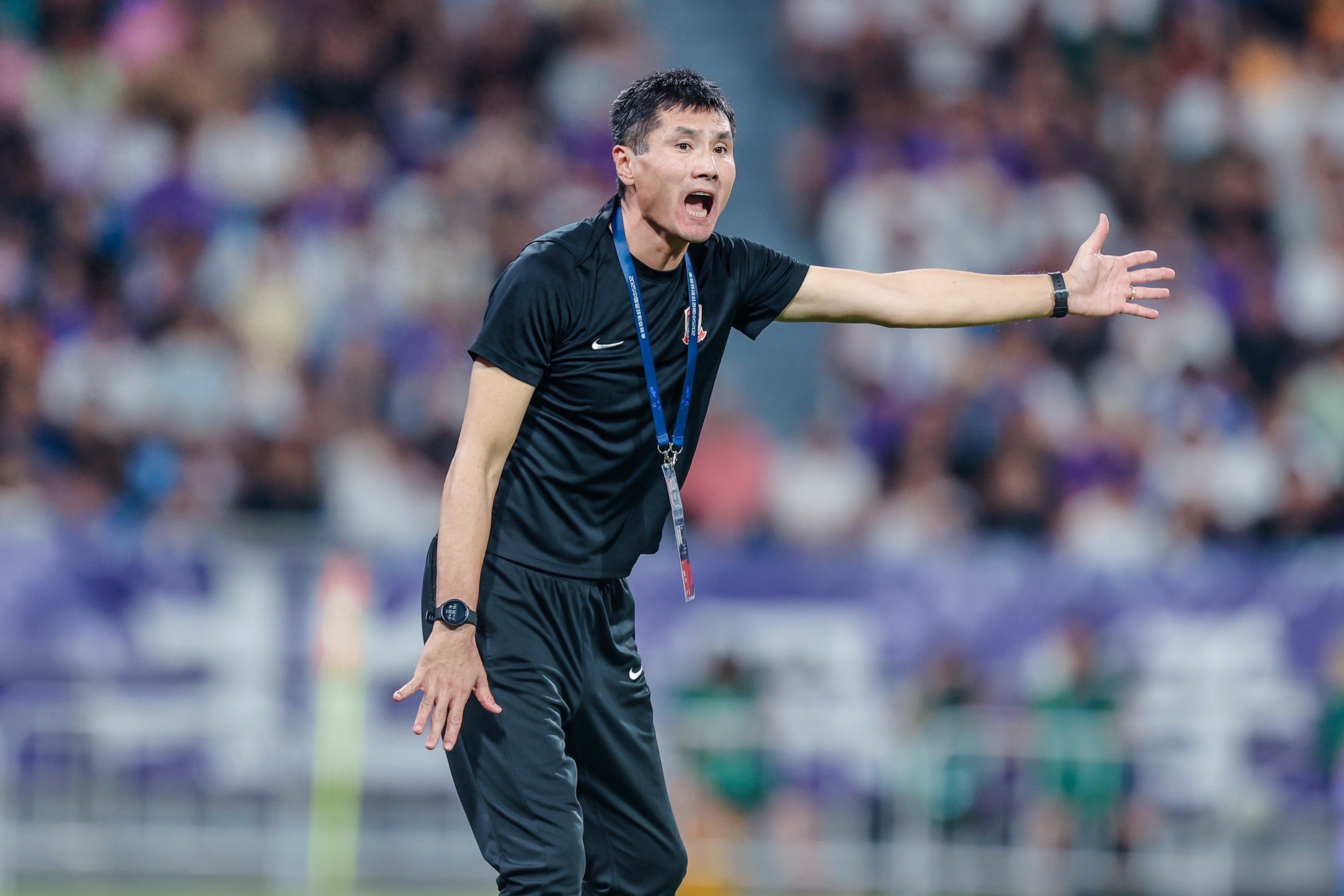 11月05日讯 足球报突发消息，曝邵佳一确认出任中国国家队新任主帅！

邵佳一现